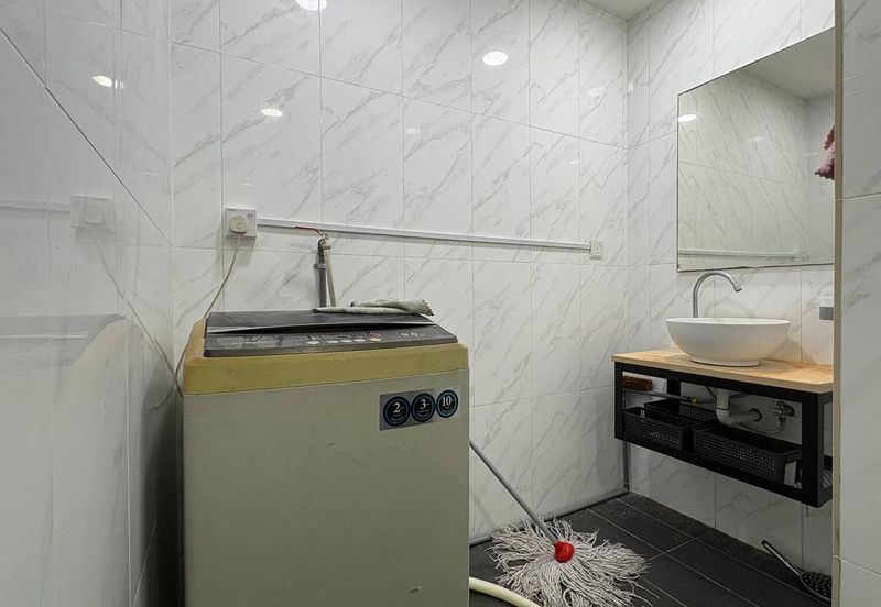 Crown Tower @ Empire City