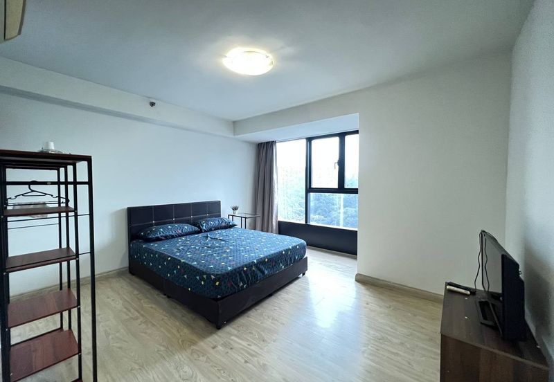 Halo Sunday @ Empire City