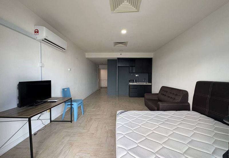 Crown Tower @ Empire City