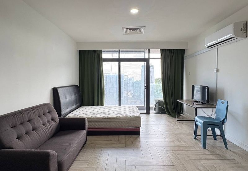 Crown Tower @ Empire City