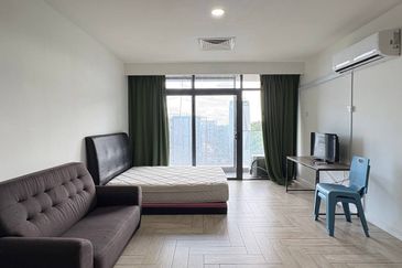 Crown Tower @ Empire City