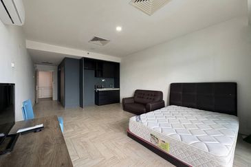 Crown Tower @ Empire City