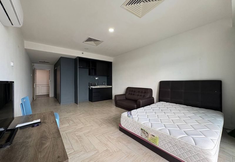 Crown Tower @ Empire City