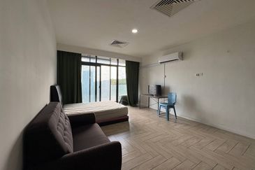 Crown Tower @ Empire City