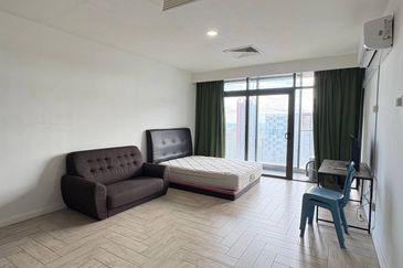 Crown Tower @ Empire City