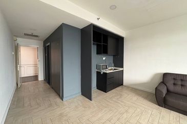 Crown Tower @ Empire City