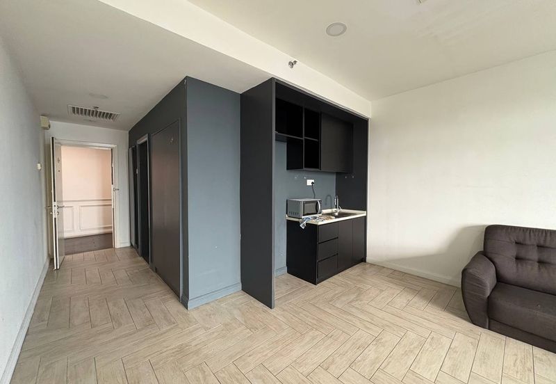 Crown Tower @ Empire City