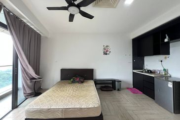 Crown Tower @ Empire City