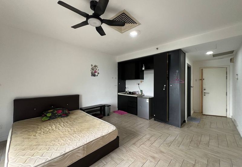 Crown Tower @ Empire City