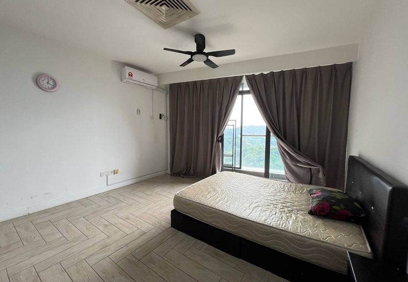 Crown Tower @ Empire City