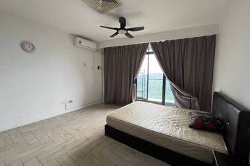 Crown Tower @ Empire City