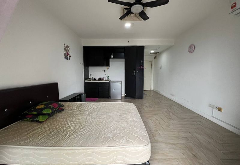 Crown Tower @ Empire City