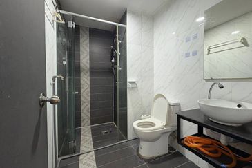 Crown Tower @ Empire City