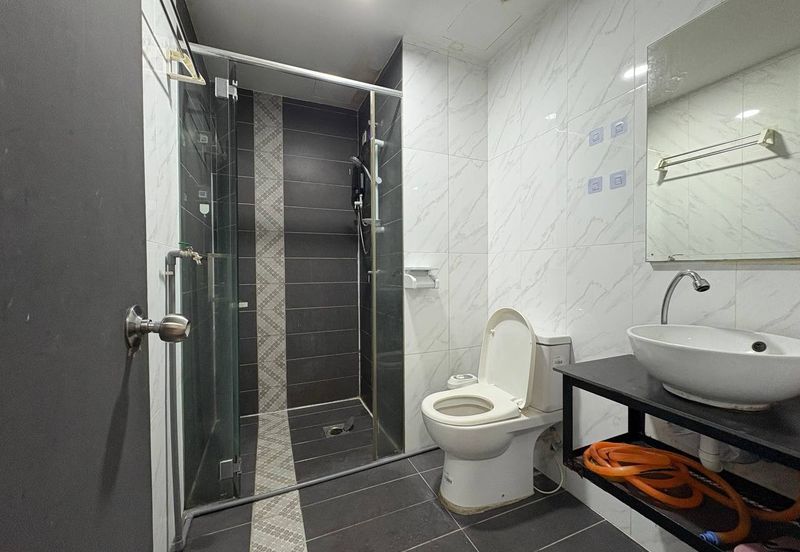 Crown Tower @ Empire City