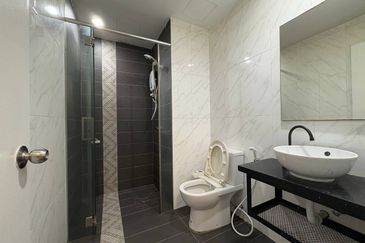 Crown Tower @ Empire City