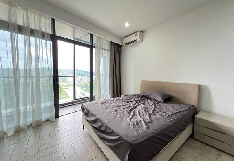 Crown Tower @ Empire City