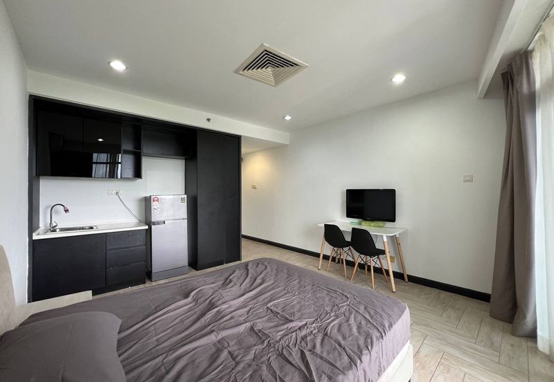 Crown Tower @ Empire City