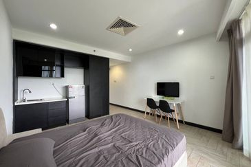 Crown Tower @ Empire City