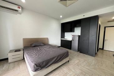 Crown Tower @ Empire City