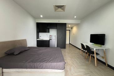 Crown Tower @ Empire City