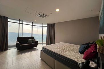 Crown Tower @ Empire City