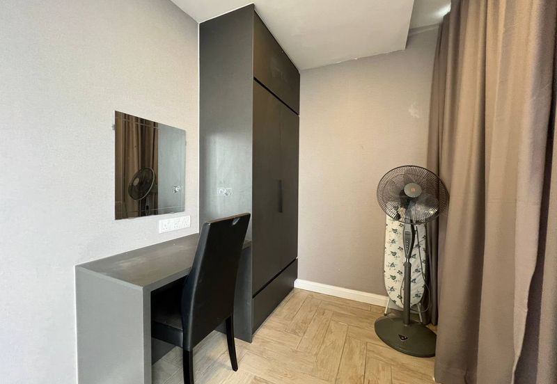 Crown Tower @ Empire City