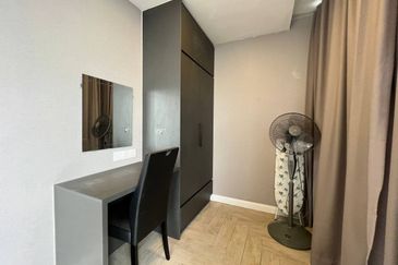 Crown Tower @ Empire City