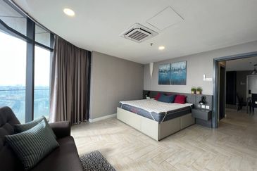 Crown Tower @ Empire City