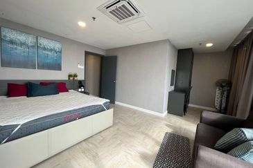 Crown Tower @ Empire City