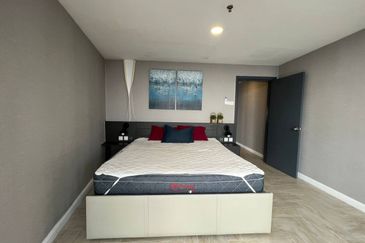 Crown Tower @ Empire City