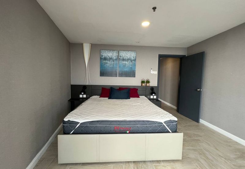 Crown Tower @ Empire City