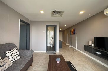 Crown Tower @ Empire City