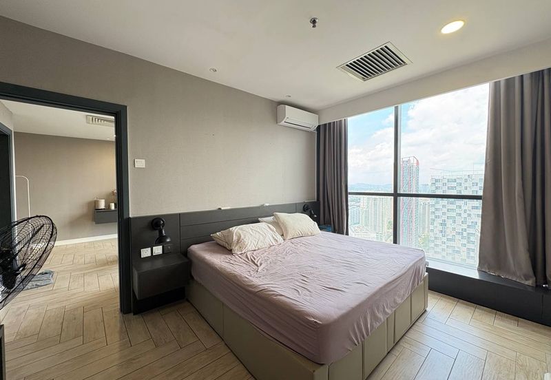 Crown Tower @ Empire City