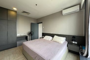 Crown Tower @ Empire City