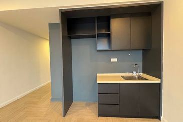 Crown Tower @ Empire City