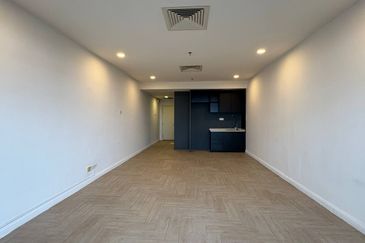 Crown Tower @ Empire City