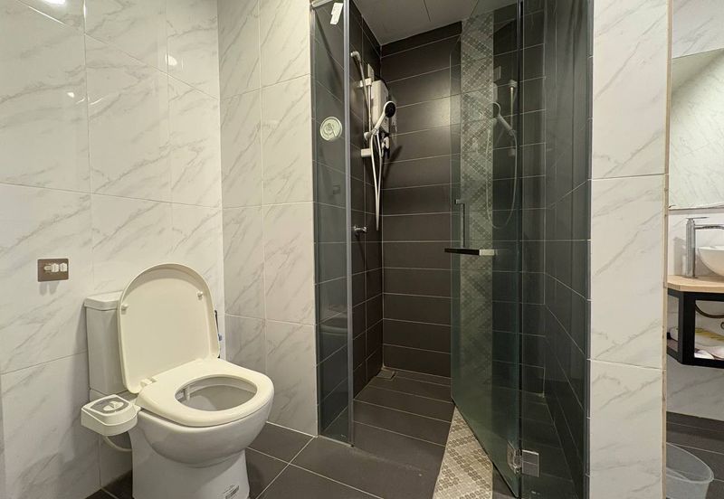 Crown Tower @ Empire City