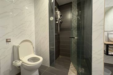 Crown Tower @ Empire City