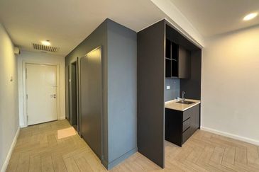 Crown Tower @ Empire City