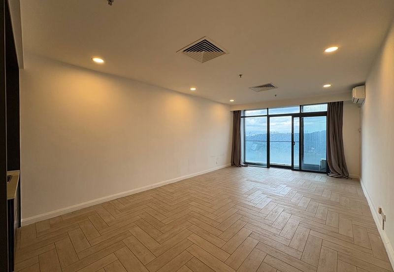 Crown Tower @ Empire City