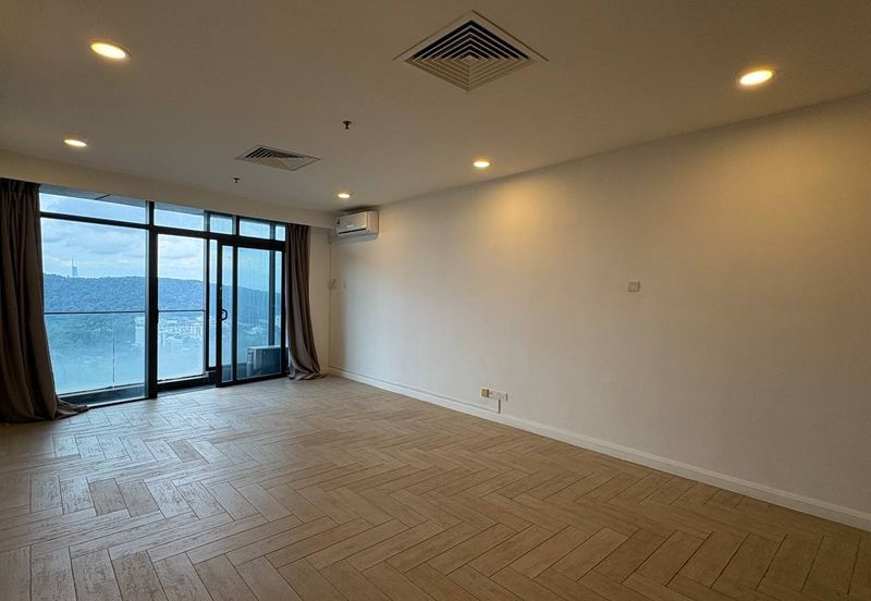 Crown Tower @ Empire City