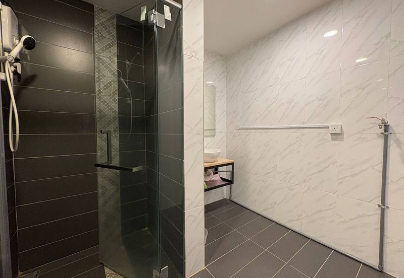 Crown Tower @ Empire City