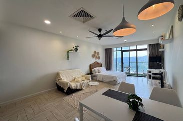 Crown Tower @ Empire City