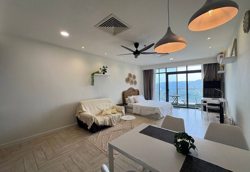 Crown Tower @ Empire City