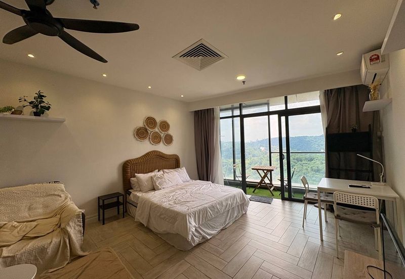 Crown Tower @ Empire City