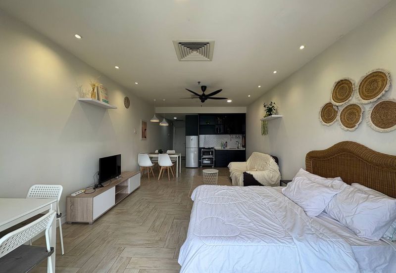 Crown Tower @ Empire City