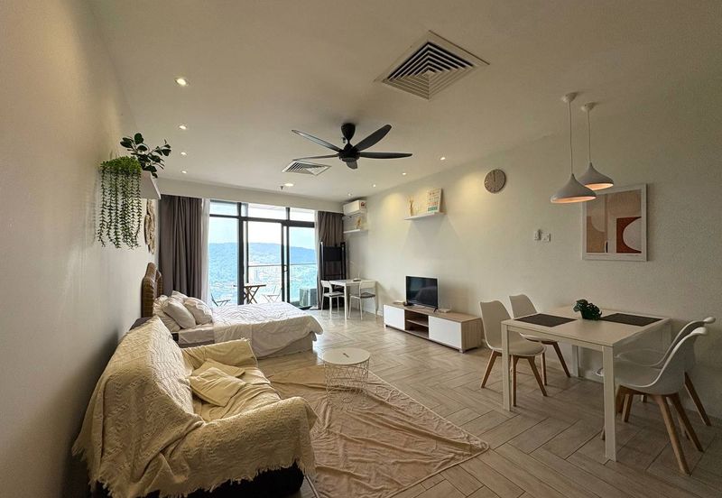 Crown Tower @ Empire City