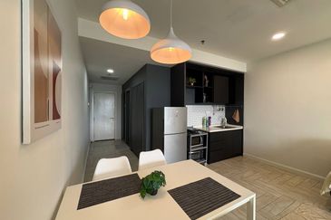 Crown Tower @ Empire City