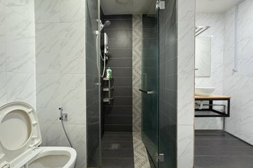 Crown Tower @ Empire City