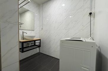 Crown Tower @ Empire City